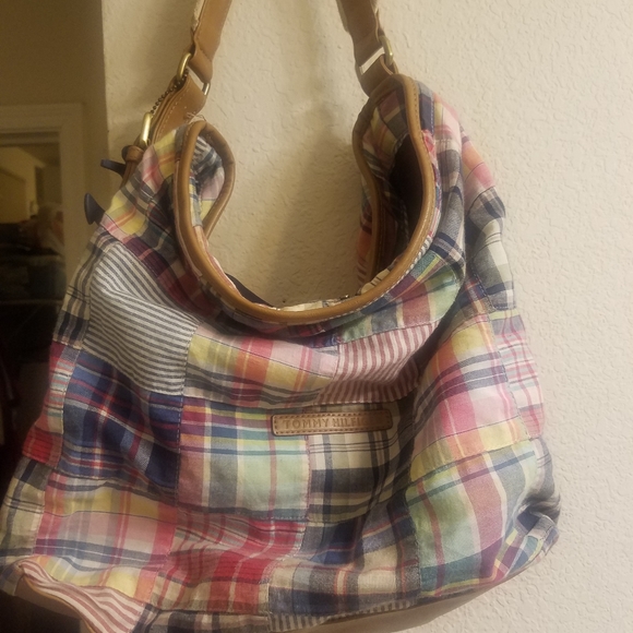 2 Tommy Hilfiger purses - Picture 5 of 9